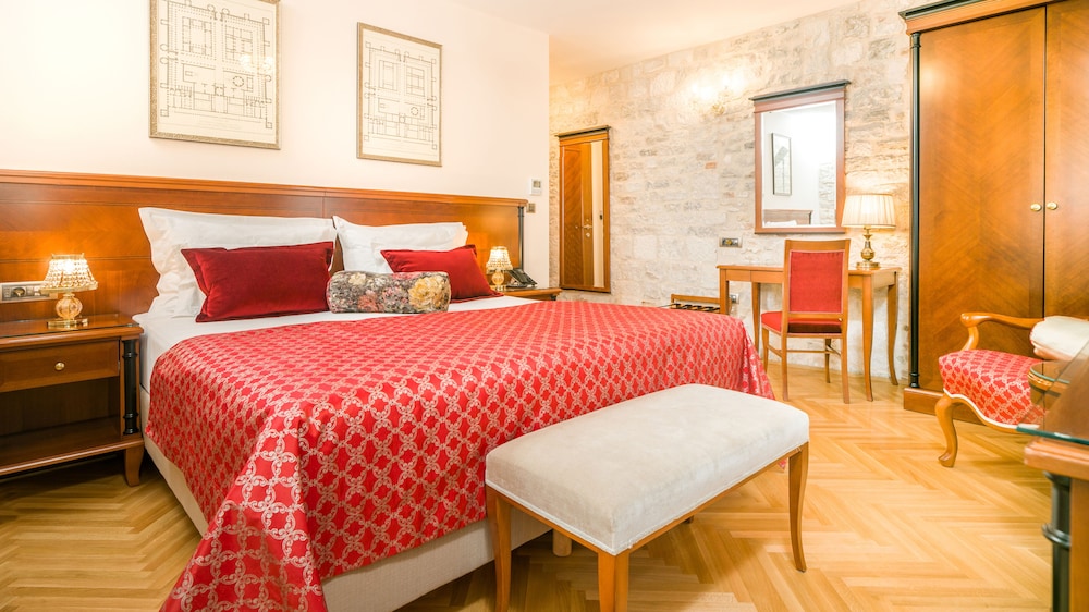 Judita Palace Heritage Hotel — Hotel rooms in Split, Split-Dalmatia