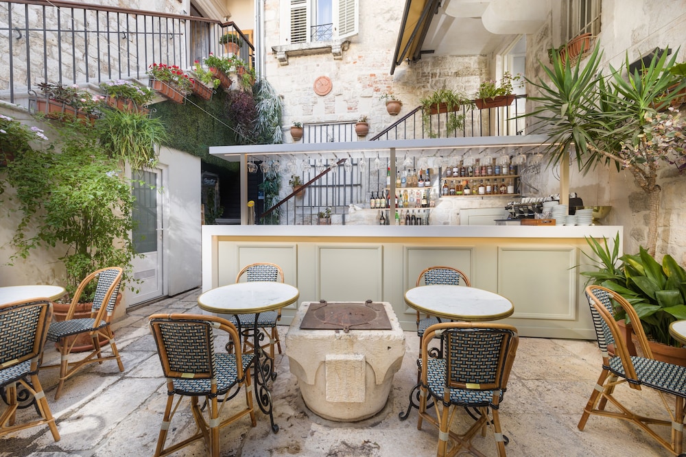Judita Palace Heritage Hotel — Restaurant & bars in Split, Split-Dalmatia