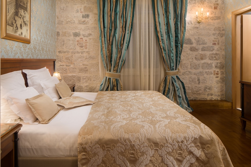 Judita Palace Heritage Hotel — Hotel rooms in Split, Split-Dalmatia