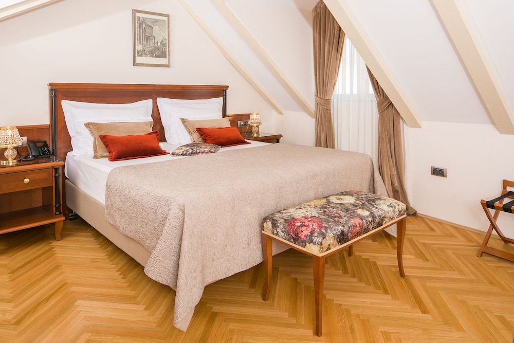Judita Palace Heritage Hotel — Hotel rooms in Split, Split-Dalmatia