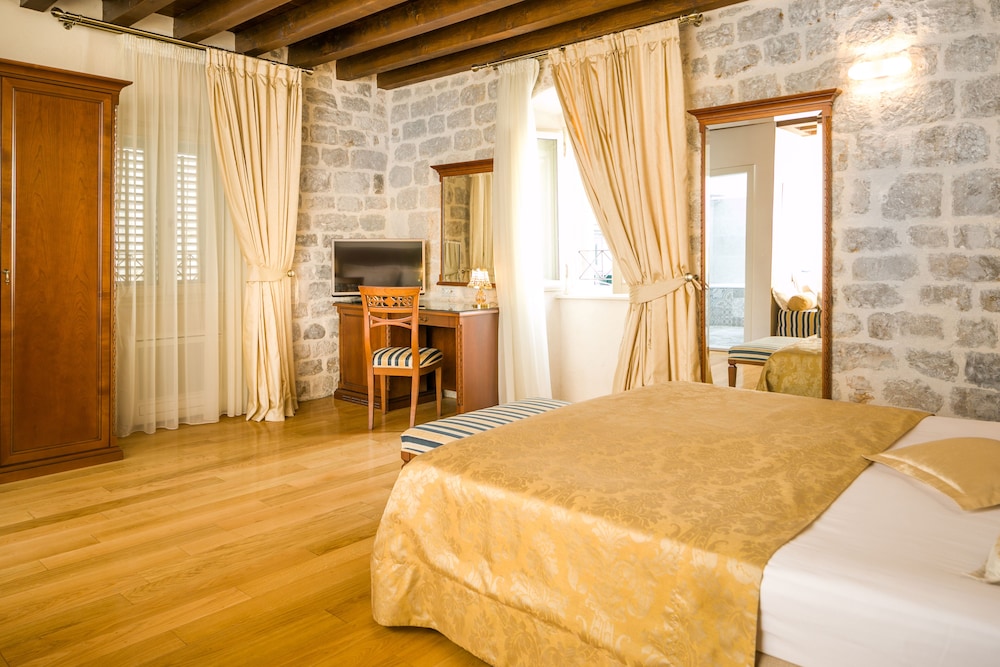 Judita Palace Heritage Hotel — Hotel rooms in Split, Split-Dalmatia