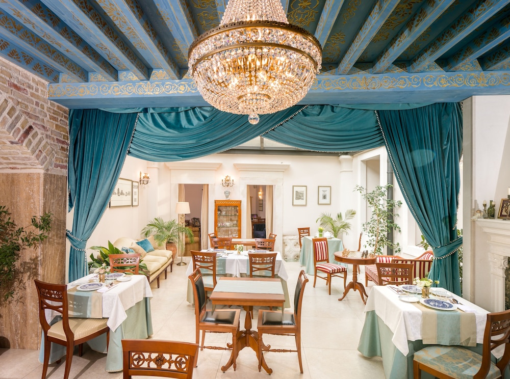 Judita Palace Heritage Hotel — Restaurant & bars in Split, Split-Dalmatia