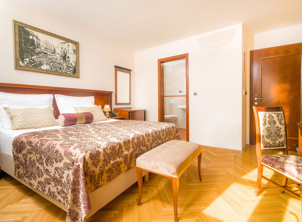 Judita Palace Heritage Hotel — Hotel rooms in Split, Split-Dalmatia