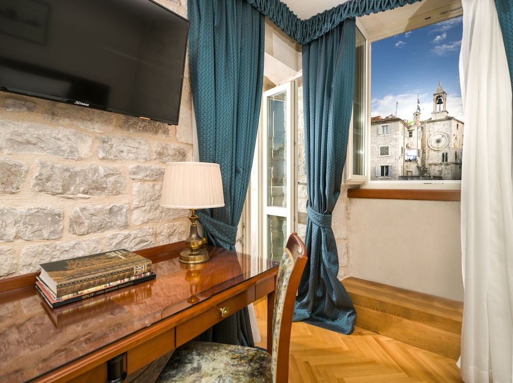 Judita Palace Heritage Hotel — Hotel rooms in Split, Split-Dalmatia
