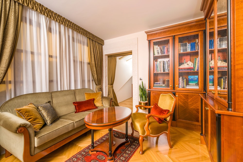 Judita Palace Heritage Hotel — Hotel rooms in Split, Split-Dalmatia