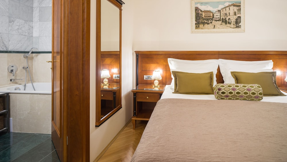 Judita Palace Heritage Hotel — Hotel rooms in Split, Split-Dalmatia