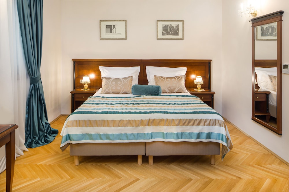 Judita Palace Heritage Hotel — Hotel rooms in Split, Split-Dalmatia