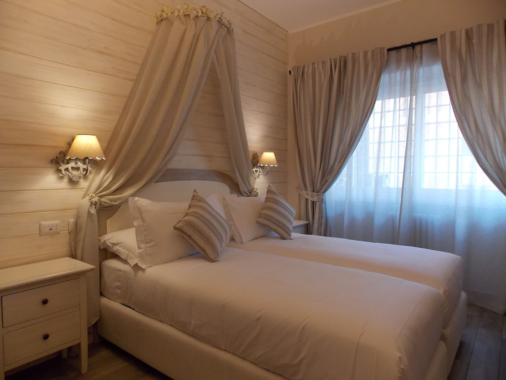 Casa Tua Vaticano Guest House — Hotel rooms in Rome, Lazio