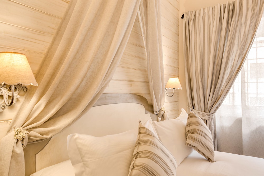 Casa Tua Vaticano Guest House — Hotel rooms in Rome, Lazio