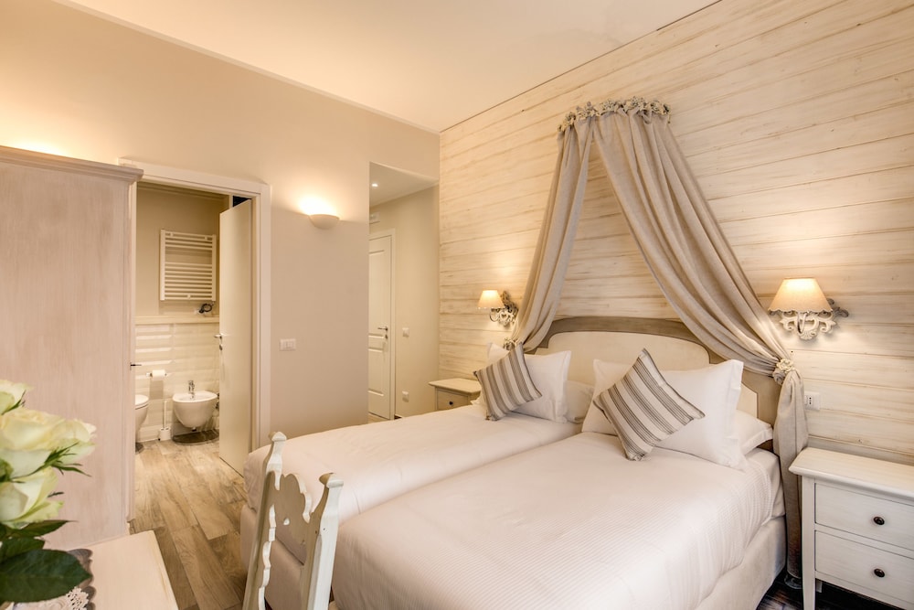 Casa Tua Vaticano Guest House — Hotel rooms in Rome, Lazio