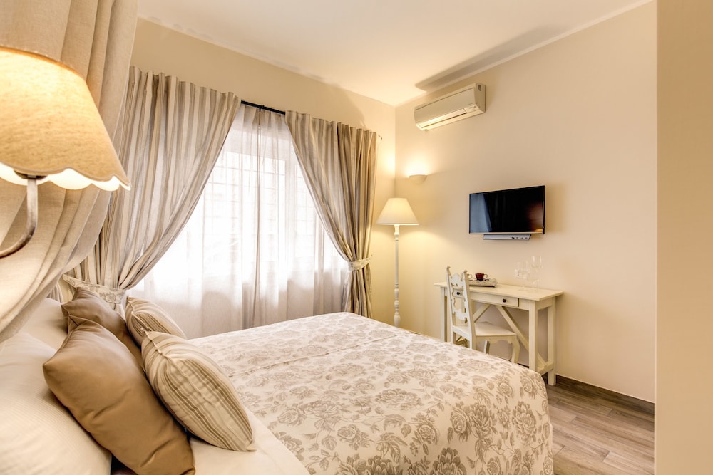 Casa Tua Vaticano Guest House — Hotel rooms in Rome, Lazio