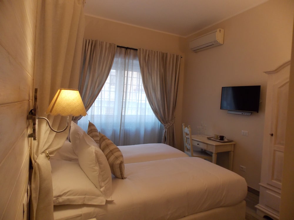 Casa Tua Vaticano Guest House — Hotel rooms in Rome, Lazio