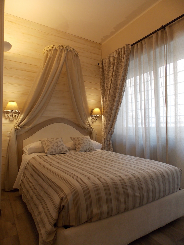 Casa Tua Vaticano Guest House — Hotel rooms in Rome, Lazio