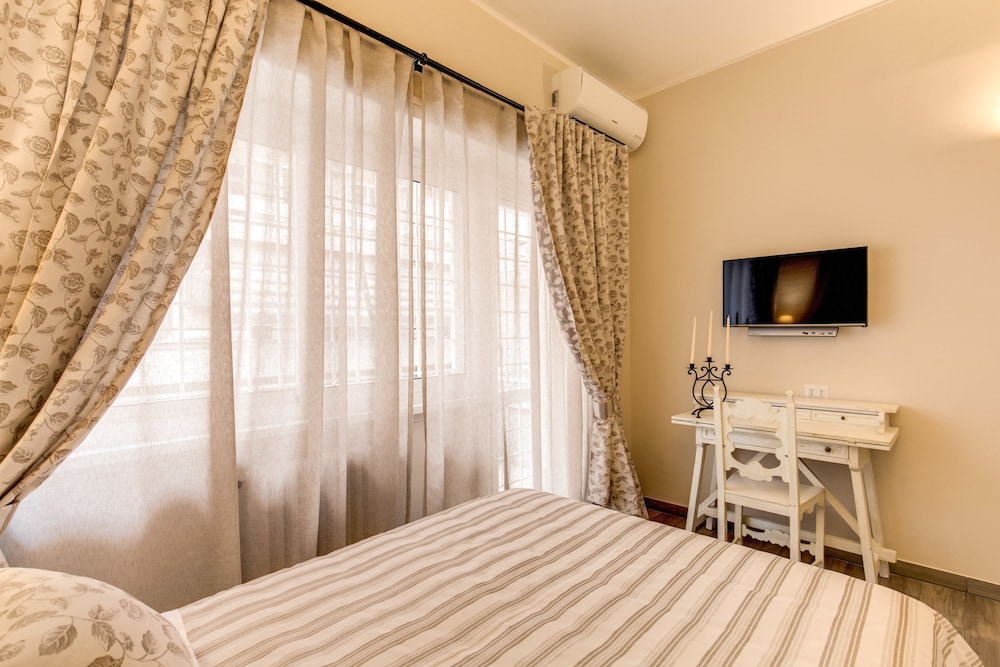 Casa Tua Vaticano Guest House — Hotel rooms in Rome, Lazio