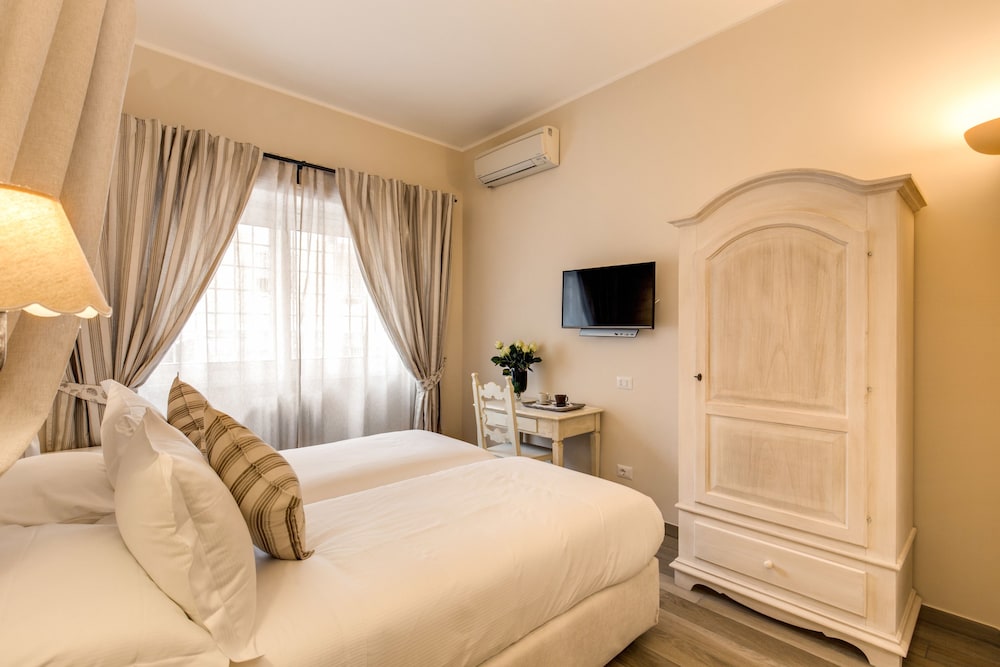 Casa Tua Vaticano Guest House — Hotel rooms in Rome, Lazio