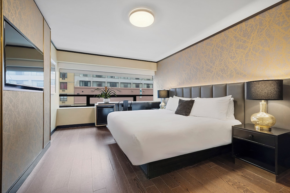 Hudson Yards Hotel — Hotel rooms in New York City, New York State