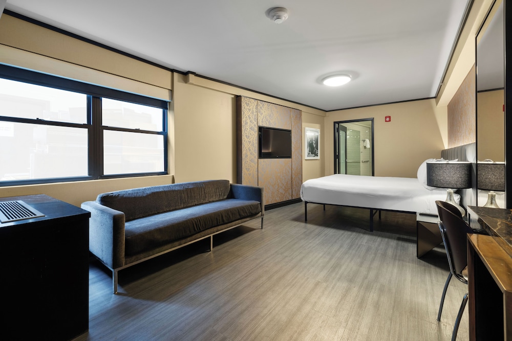 Hudson Yards Hotel — Hotel rooms in New York City, New York State