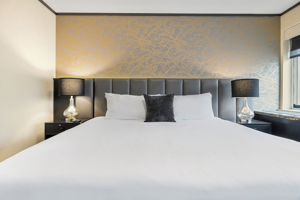 Hudson Yards Hotel — Hotel rooms in New York City, New York State