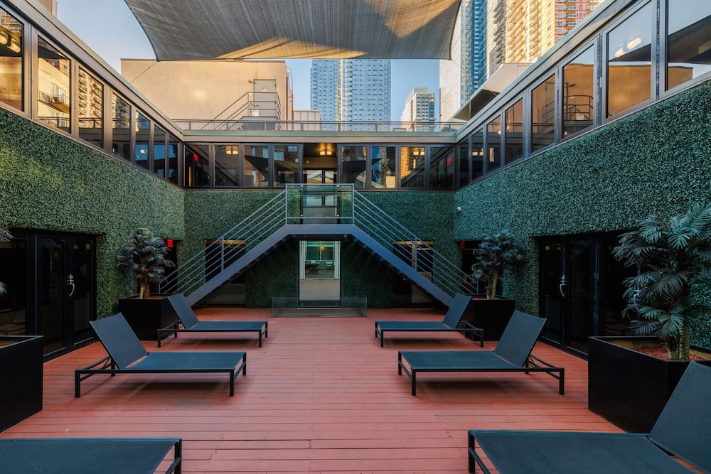 Hudson Yards Hotel — Hotel building in New York City, New York State