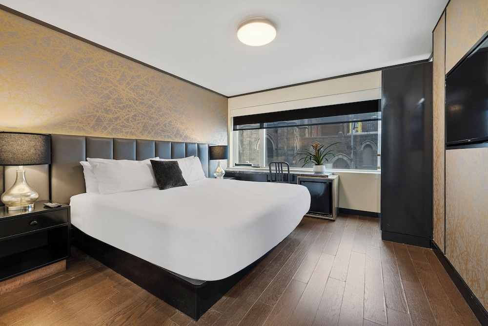 Hudson Yards Hotel — Hotel rooms in New York City, New York State