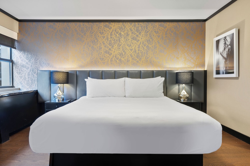 Hudson Yards Hotel — Hotel rooms in New York City, New York State