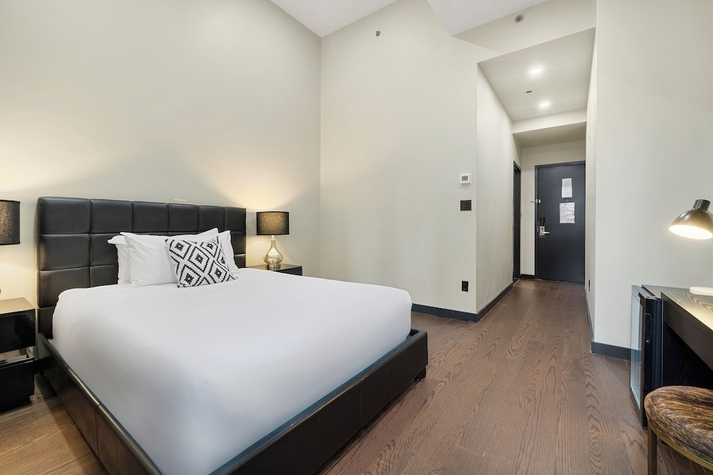 Hudson Yards Hotel — Hotel rooms in New York City, New York State