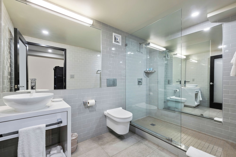 Hudson Yards Hotel — Hotel rooms in New York City, New York State