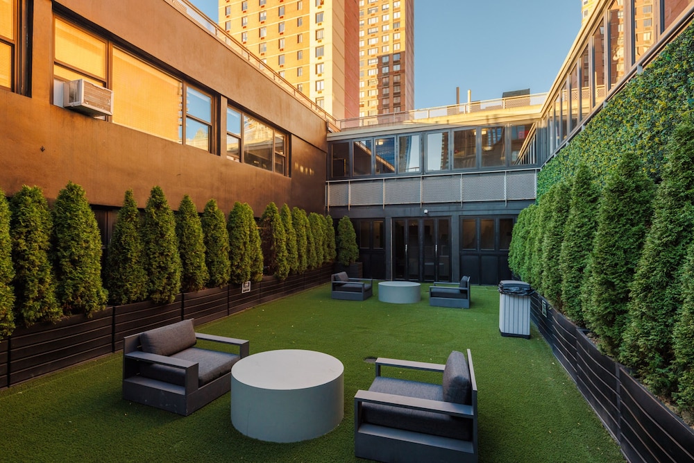 Hudson Yards Hotel — Hotel building in New York City, New York State