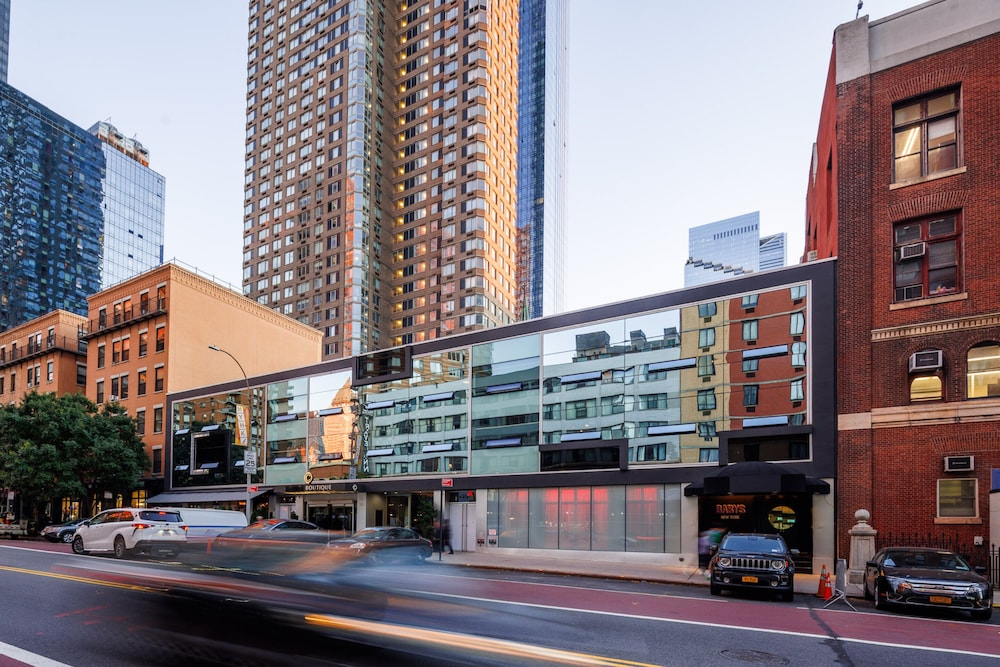 Hudson Yards Hotel — Main photo in New York City, New York State