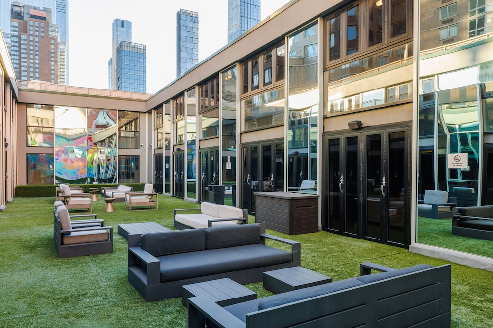 Hudson Yards Hotel — Hotel building in New York City, New York State