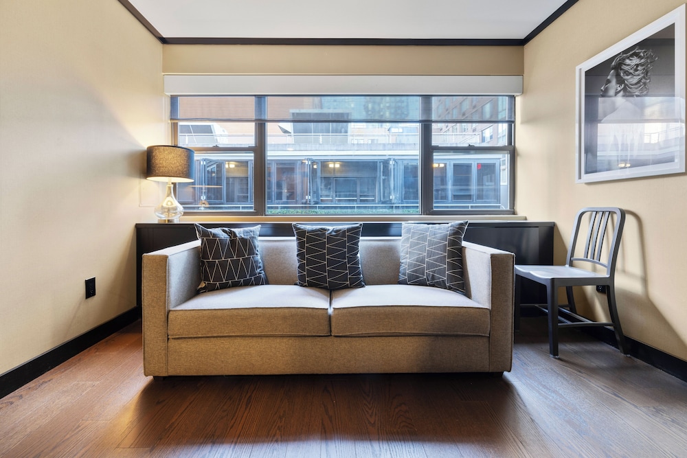 Hudson Yards Hotel — Hotel rooms in New York City, New York State