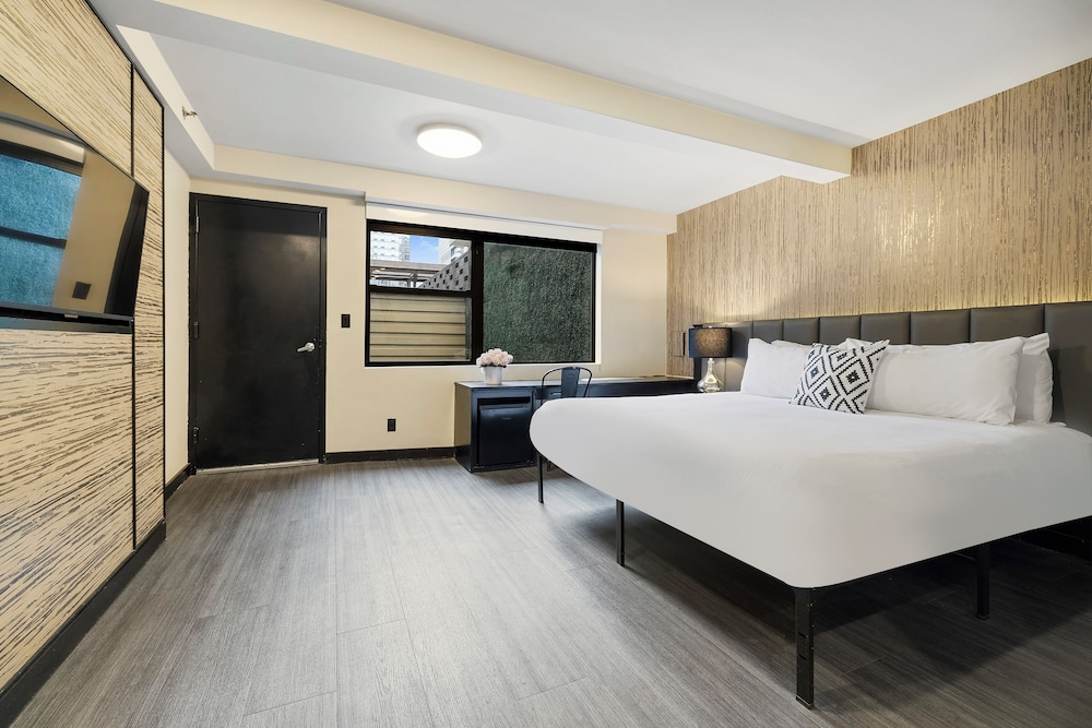 Hudson Yards Hotel — Hotel rooms in New York City, New York State