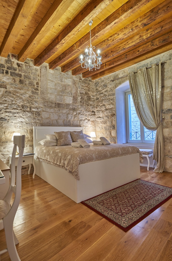 Villa Split Heritage Hotel — Hotel rooms in Split, Split-Dalmatia