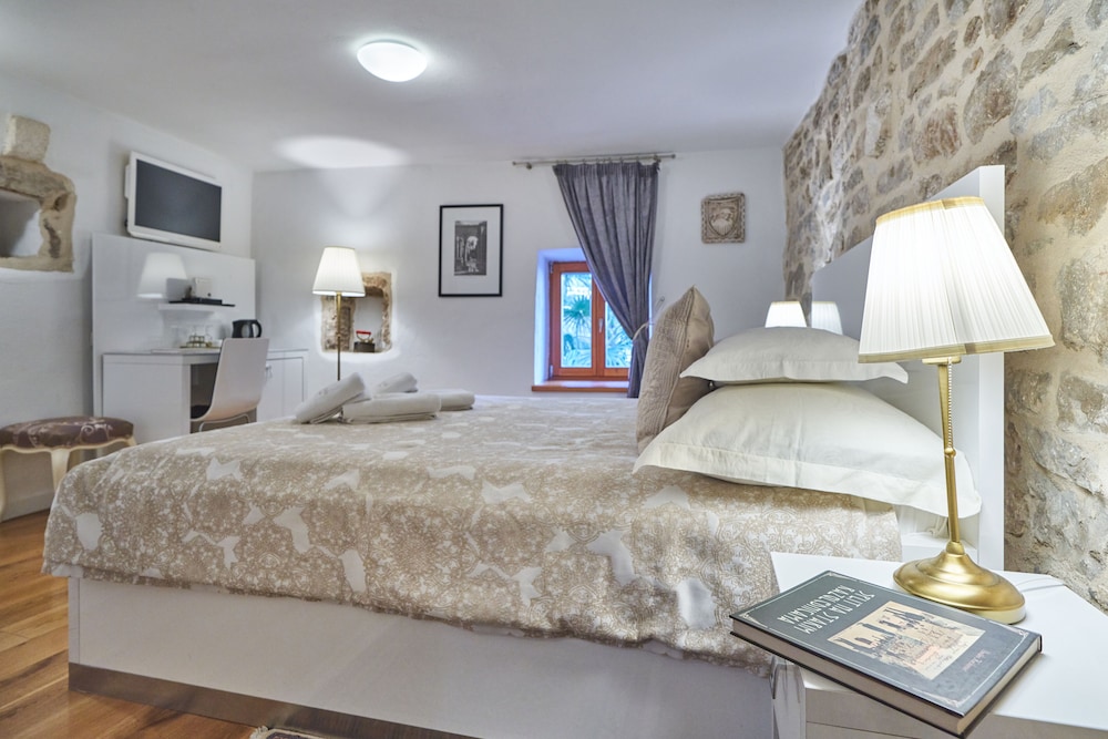 Villa Split Heritage Hotel — Hotel rooms in Split, Split-Dalmatia