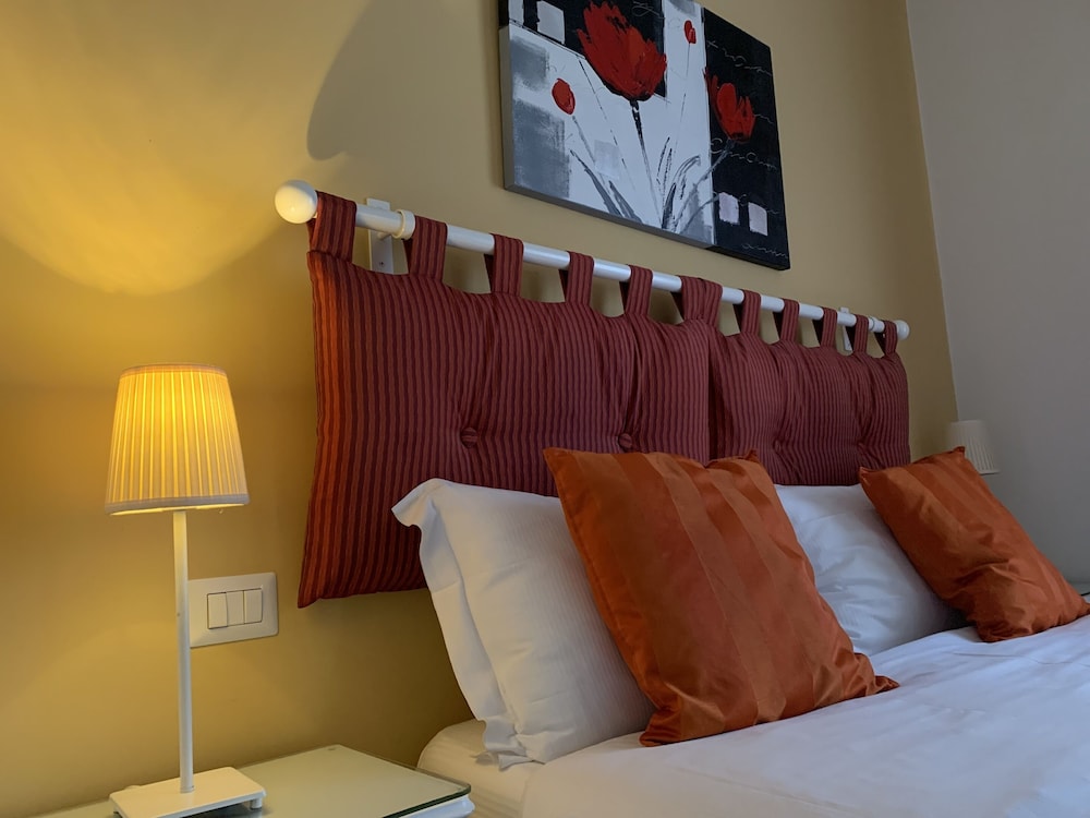 Beside the Vatican — Hotel rooms in Rome, Lazio