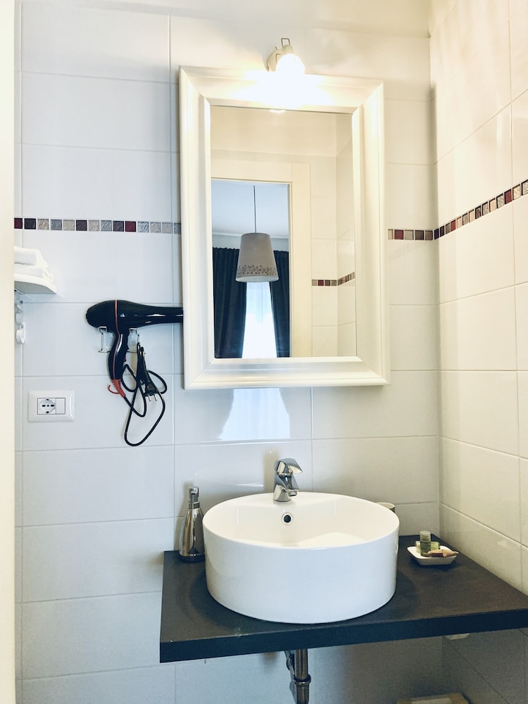 Beside the Vatican — Hotel rooms in Rome, Lazio