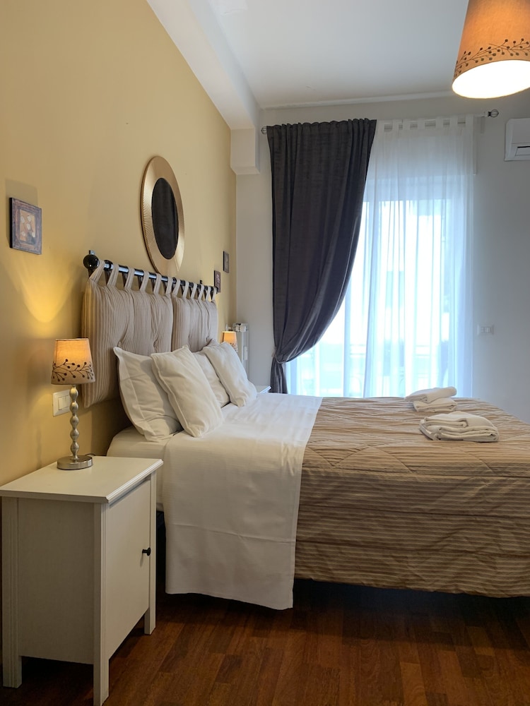 Beside the Vatican — Hotel rooms in Rome, Lazio