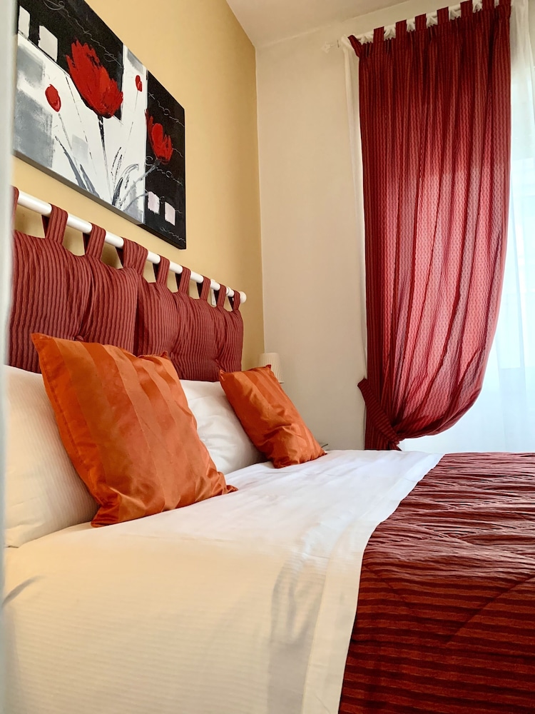 Beside the Vatican — Hotel rooms in Rome, Lazio