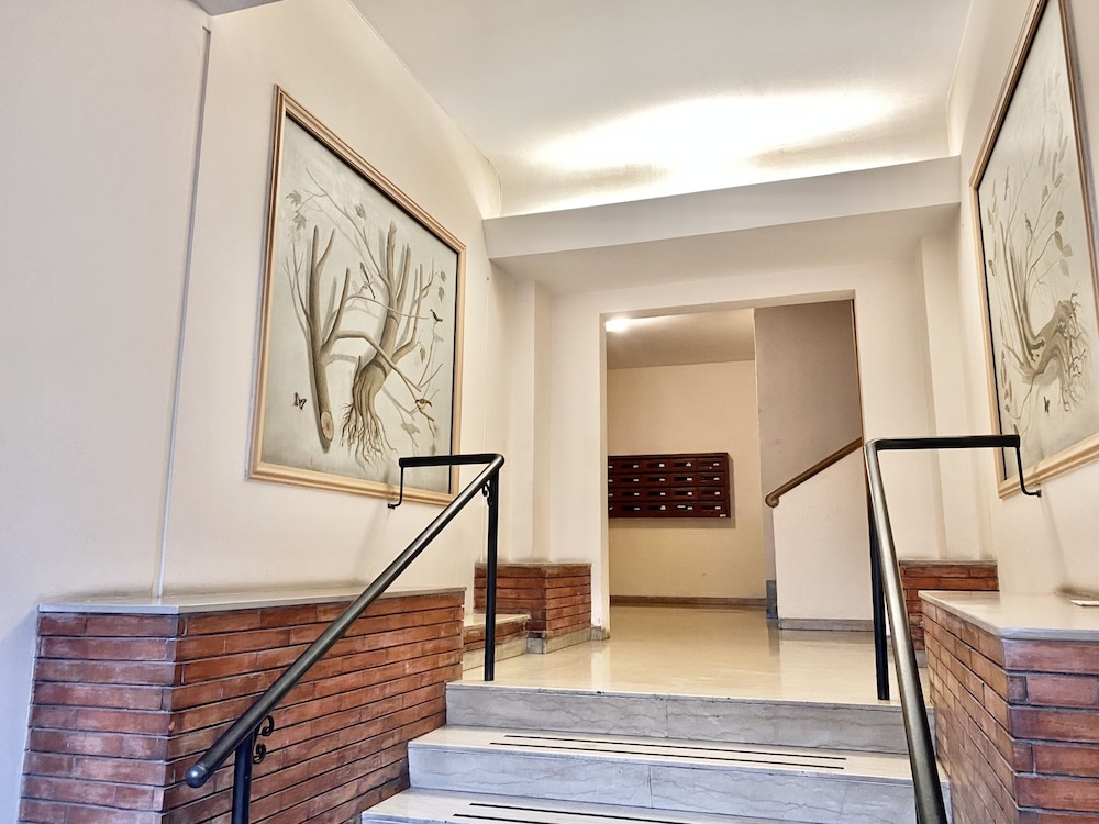 Beside the Vatican — Hotel building in Rome, Lazio
