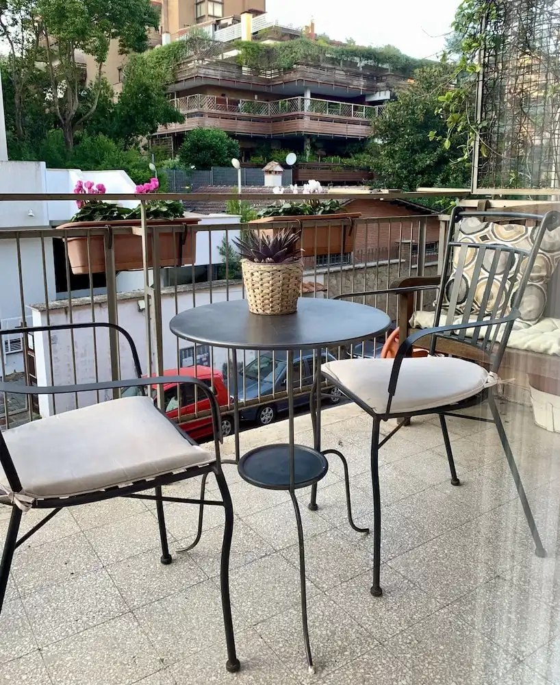 Beside the Vatican — Hotel building in Rome, Lazio