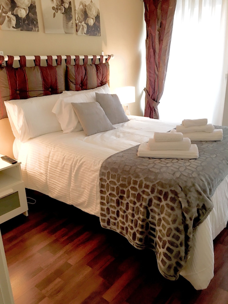 Beside the Vatican — Hotel rooms in Rome, Lazio