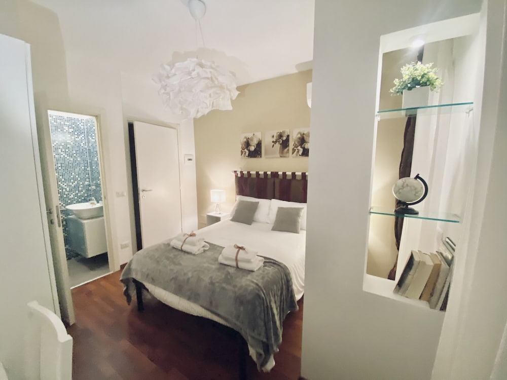Beside the Vatican — Hotel rooms in Rome, Lazio