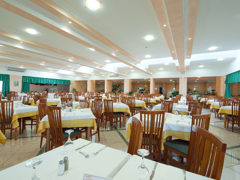 MASLINICA Hotel Hedera — Restaurant & bars in Labin, Istria
