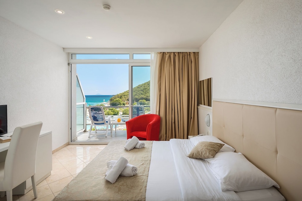 MASLINICA Hotel Hedera — Hotel rooms in Labin, Istria