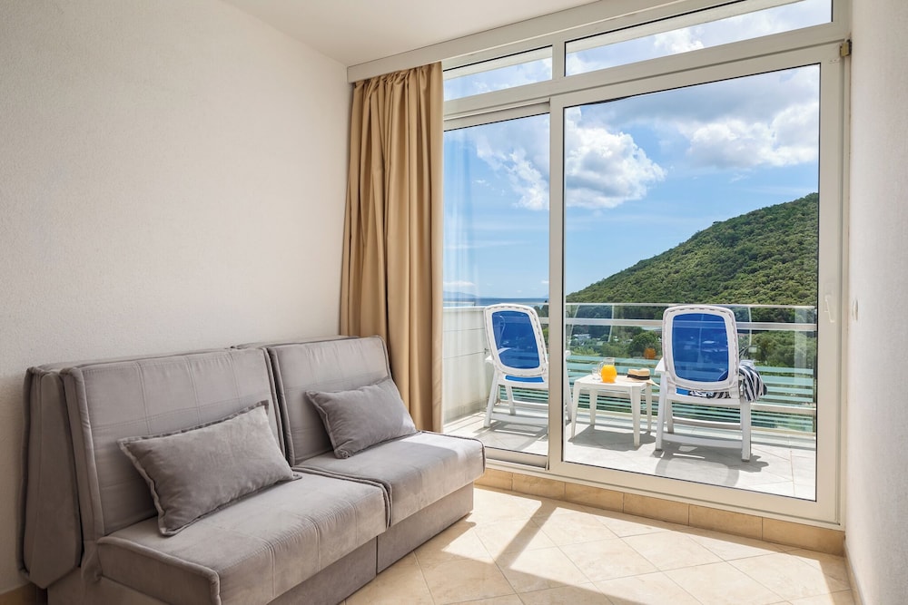 MASLINICA Hotel Hedera — Hotel rooms in Labin, Istria