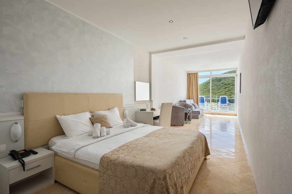MASLINICA Hotel Hedera — Hotel rooms in Labin, Istria