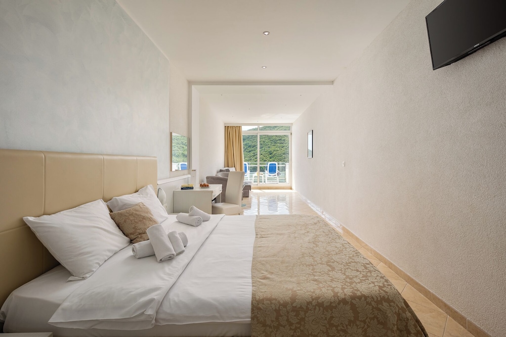 MASLINICA Hotel Hedera — Hotel rooms in Labin, Istria