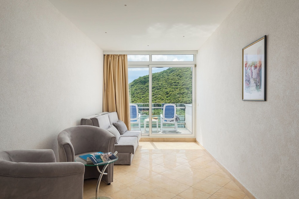 MASLINICA Hotel Hedera — Hotel rooms in Labin, Istria