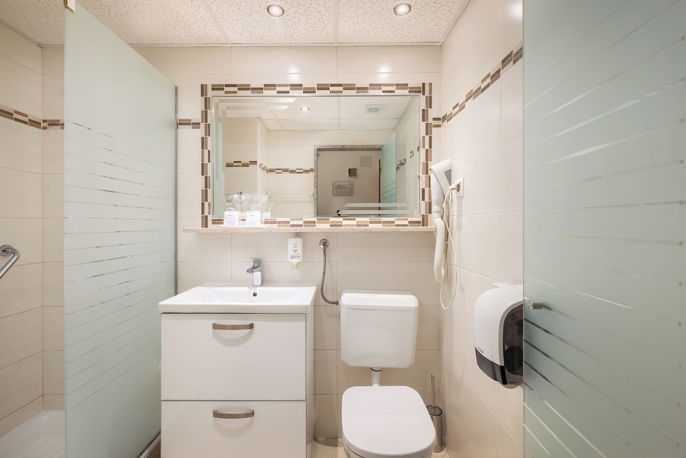 MASLINICA Hotel Hedera — Hotel rooms in Labin, Istria