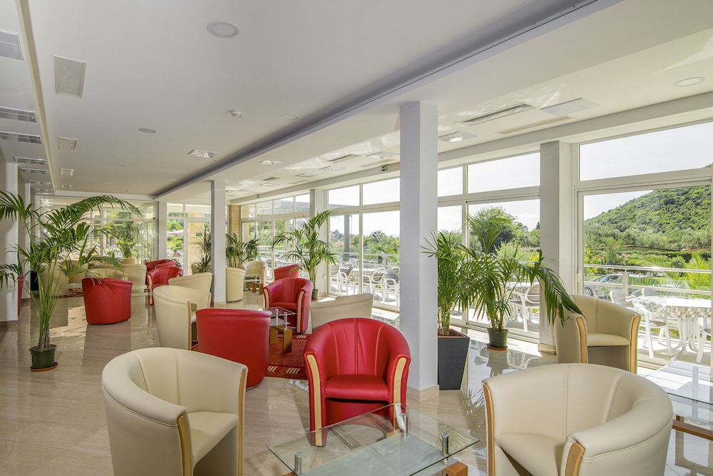 MASLINICA Hotel Hedera — Restaurant & bars in Labin, Istria